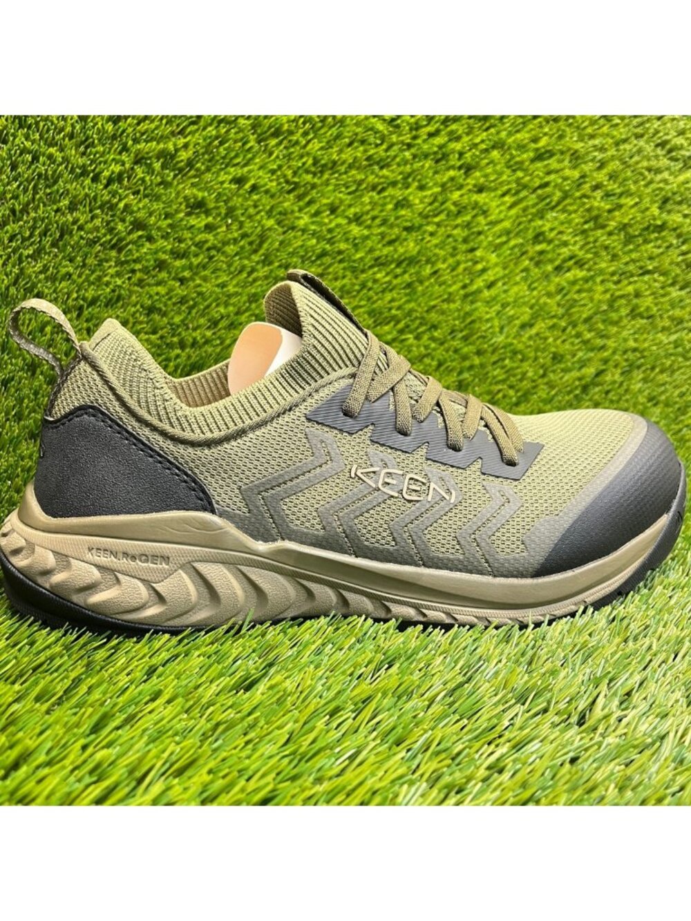 Keen Utility Arvada Shift Mens Size 9.5 Green Carbon Toe Work Shoes Sneakers